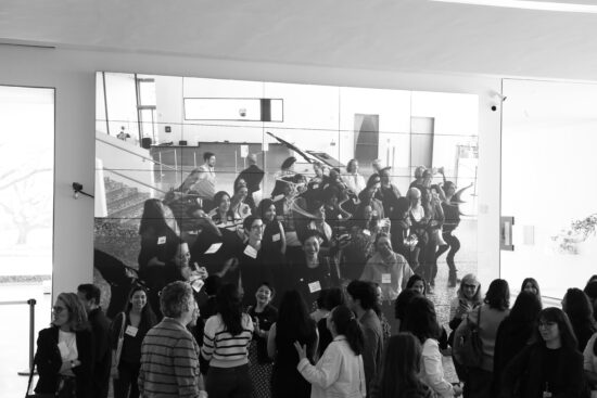 Una fotografía de un grupo de personas